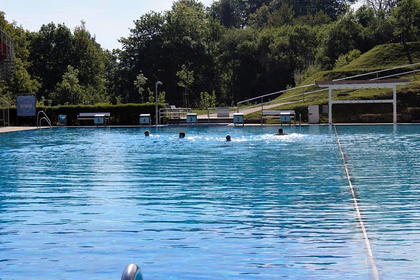 Anbaden im Bergbad Sondershausen (Foto: Karl-Heinz Herrmann)