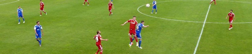 Kampfbetontes Spiel (Foto: nnz)