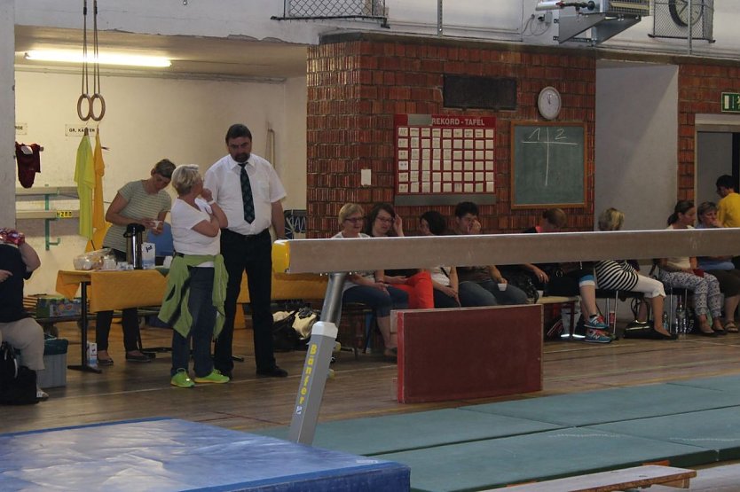 In der Borntalhalle wird geturnt (Foto: Karl-Heinz Herrmann)