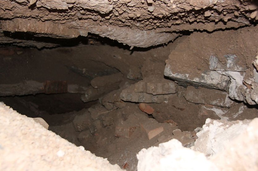 Größer als gedacht - Hohlraum am Salzagraben (Foto: Jessica Pieper) Größer als gedacht - Hohlraum am Salzagraben (Foto: Jessica Pieper)