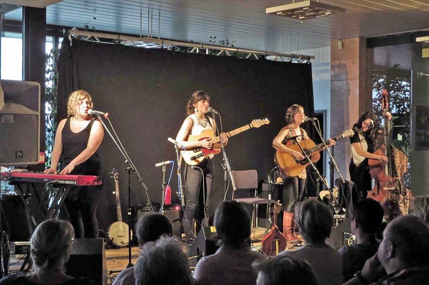 Konzert der THE GOOD LOVELIES (Foto: Karl-Rudolf Lüttich) Konzert der THE GOOD LOVELIES (Foto: Karl-Rudolf Lüttich)