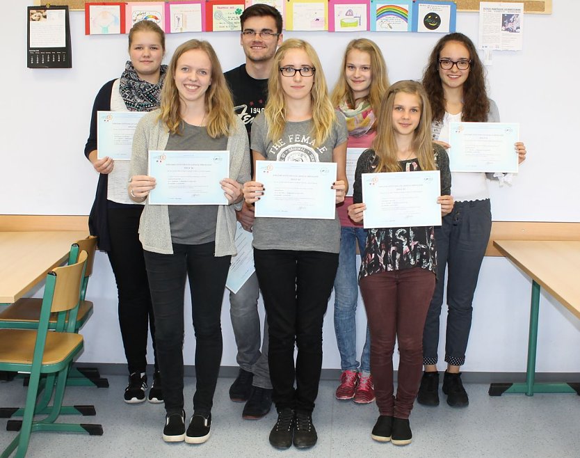 Zertifikat erhalten (Foto: E. Thiele)