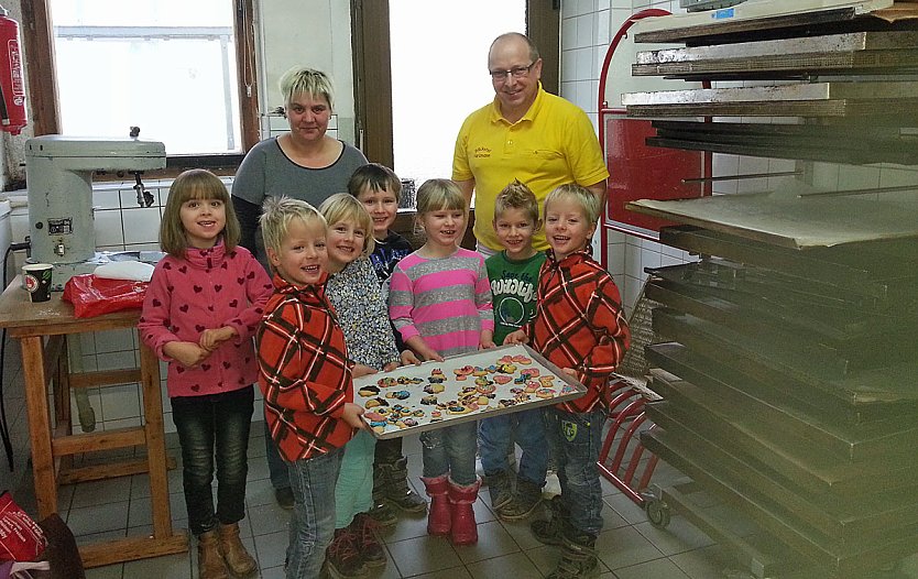 Großes Dankeschön an Bäckerei Hartmann (Foto: Privat) Großes Dankeschön an Bäckerei Hartmann (Foto: Privat)