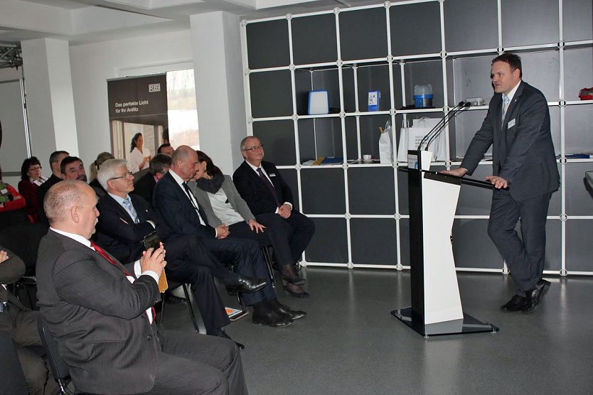 Wirtschaftsminister zum Unternehmerfr&uuml;hst&uuml;ck bei Sonlux (Foto: Karl-Heinz Herrmann)