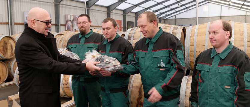 Nordbrand-Betriebsleiter Robert Becke bedankt sich f&uuml;r die geleistete Arbeit (Foto: nnz)