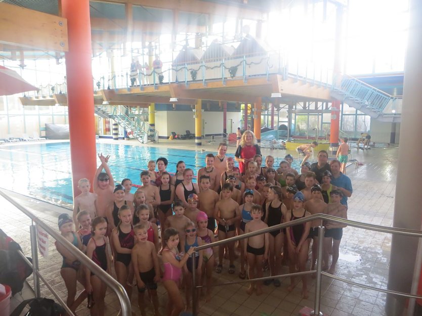 Weihnachtsschwimmen (Foto: Flying Dolphins)