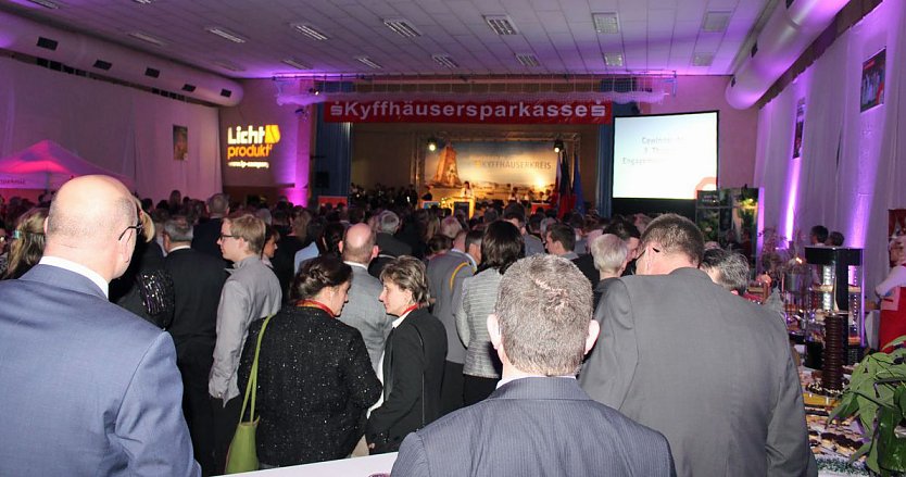 NEUJAHRSEMPFANG DES KYFFHÄUSERKREISES (Foto: Karl-Heinz Herrmann) NEUJAHRSEMPFANG DES KYFFHÄUSERKREISES (Foto: Karl-Heinz Herrmann)