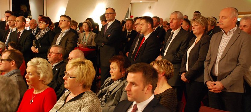 Neujahrsempfang der Sparkasse und der Stadt Hettstedt. Die Rede des B&uuml;rgermeisters, Danny Kavalier, rief bei den Zuh&ouml;rern zum Teil Nachdenklichkeit hervor. (Foto: Jochen Miche)