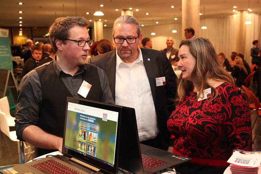 Schulen k&ouml;nnen sich f&uuml;r Hackedicht-Programm bewerben (Foto: Knappschaft)
