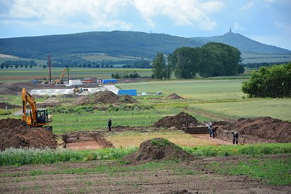 Jungsteinzeitlicher Feuersteinbergbau und bronzezeitliche Infrastruktur (Foto: TLDA Weimar)