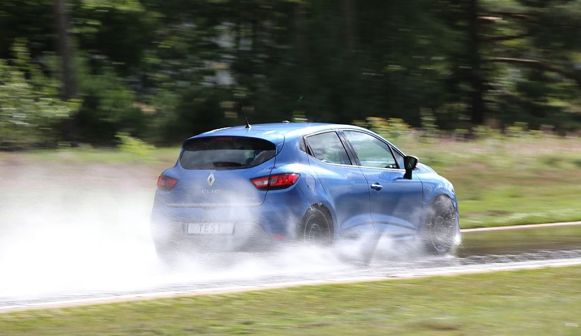 Sommerreifen getestet (Foto: ADAC)