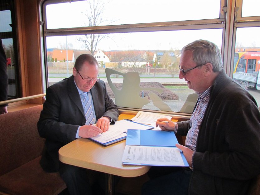 IFA Museum und Straßenbahnfreunde arbeiten zukünftig enger zusammen (Foto: Franziska Bernsdorf) IFA Museum und Straßenbahnfreunde arbeiten zukünftig enger zusammen (Foto: Franziska Bernsdorf)