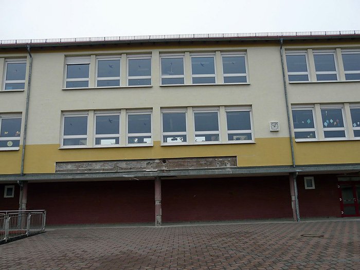 Abriss Franzbergschule im Sommer? (Foto: Karl-Heinz Herrmann) Abriss Franzbergschule im Sommer? (Foto: Karl-Heinz Herrmann)