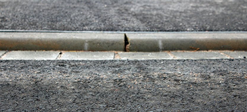 Radweg auch für Radfahrer? (Foto: Karl-Heinz Herrmann) Radweg auch für Radfahrer? (Foto: Karl-Heinz Herrmann)