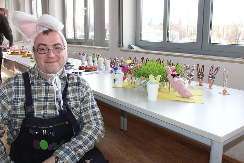 Osterhase bei FFW Sondershausen-Mitte (Foto: Karl-Heinz Herrmann) Osterhase bei FFW Sondershausen-Mitte (Foto: Karl-Heinz Herrmann)