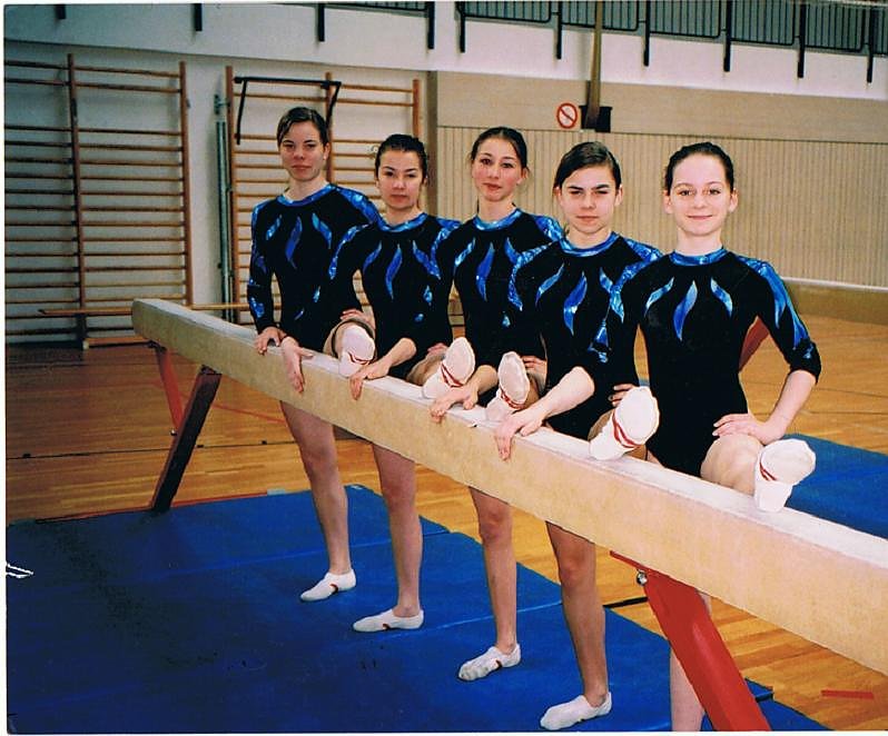 Von links nach rechts Alexandra Bauersfeld, Wenke Unger, Claudia Predel, Anne-Kathrin Hankel und Nora Helbing (ehemalige Turnerinnen) (Foto: Gundula Unger)