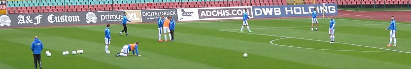 Aufw&auml;rmen im Jahnsportpark (Foto: nnz)