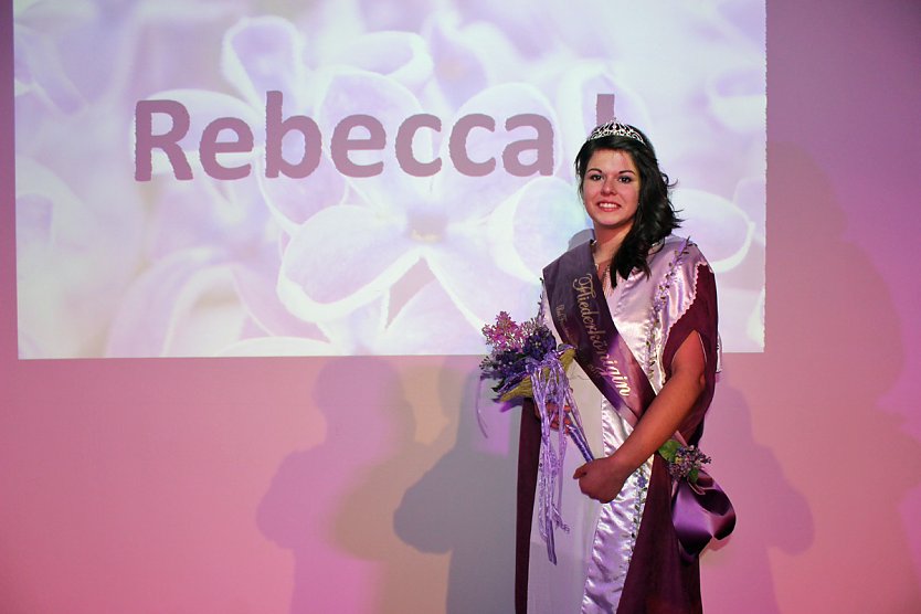 Fliederprinzessin in Amt eingef&uuml;hrt (Foto: Karl-Heinz Herrmann)