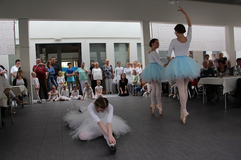 Ballett zur Geburtstagsrunde (Foto: Nadine Gessinger)