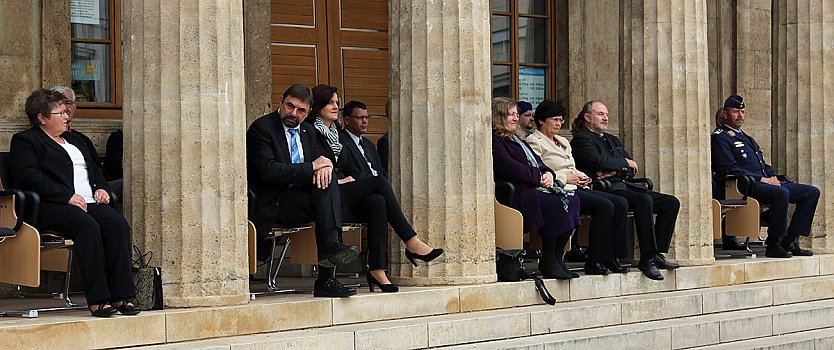 Vereidigung auf dem Marktplatz (Foto: Karl-Heinz Herrmann)