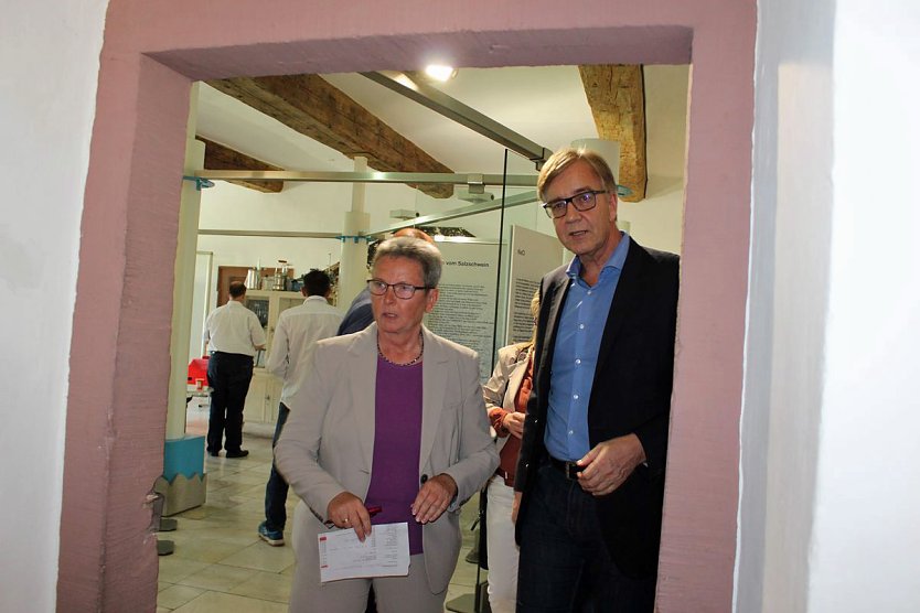 Die teuersten Fl&uuml;chtlinge sind die Steuerfl&uuml;chlinge (Foto: Karl-Heinz Herrmann)