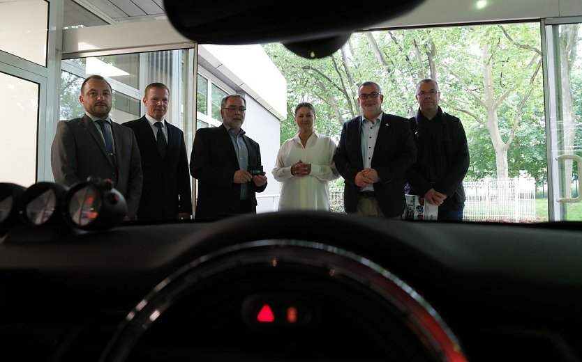 &Uuml;bergeben (Foto: nnz)