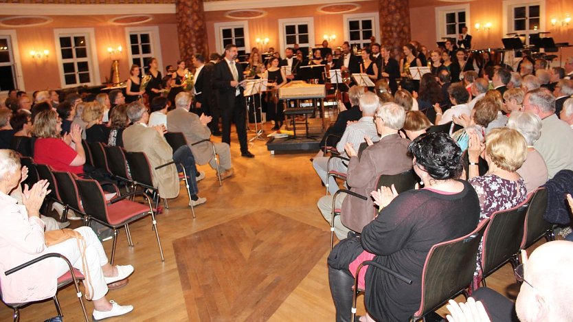 Letztes Lohkonzert mit Markus L. Frank (Foto: Karl-Heinz Herrmann) Letztes Lohkonzert mit Markus L. Frank (Foto: Karl-Heinz Herrmann)