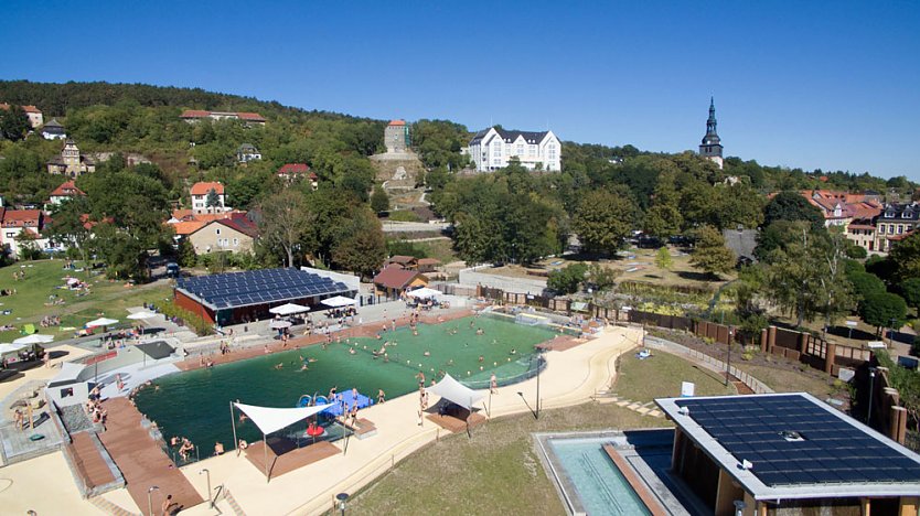 Zus&auml;tzliche Sonnensegel installiert (Foto: Stadtmarketing Bad Frankenhausen)