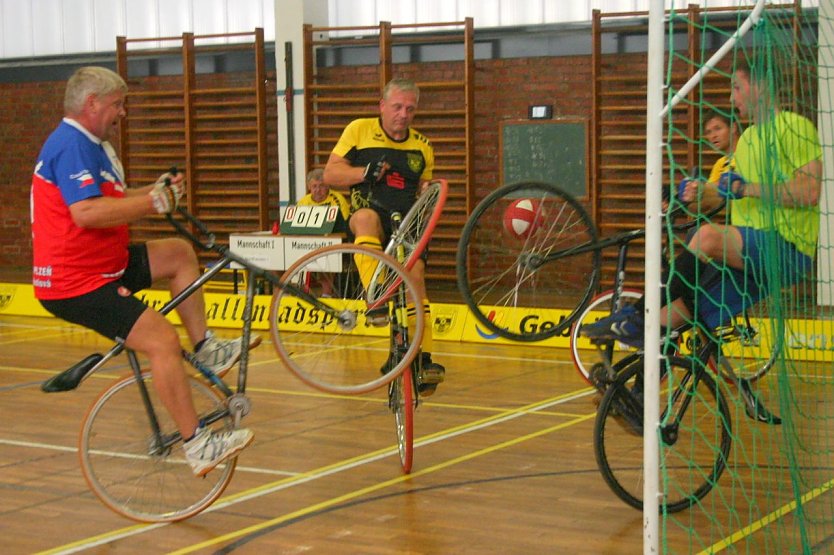 11. Nordh&auml;user Sparkassenpokalturnier im Radball (Foto: Uwe Tittel)