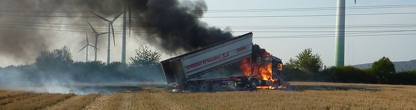 Lkw brannte aus (Foto: nnz)