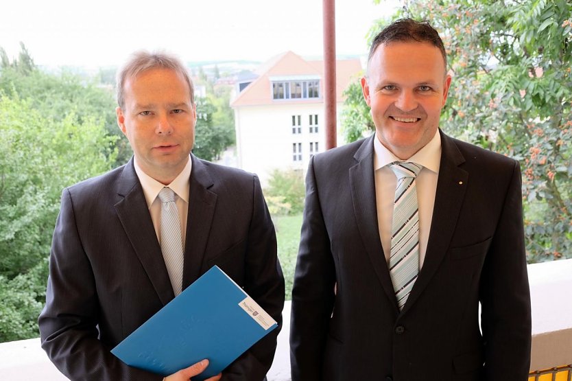 Ernennung von Prof. Dr. Robert Wagner durch den Pr&auml;sidenten der Hochschule Nordhausen Prof. Dr. J&ouml;rg Wagner (Foto: Tina Bergknapp)