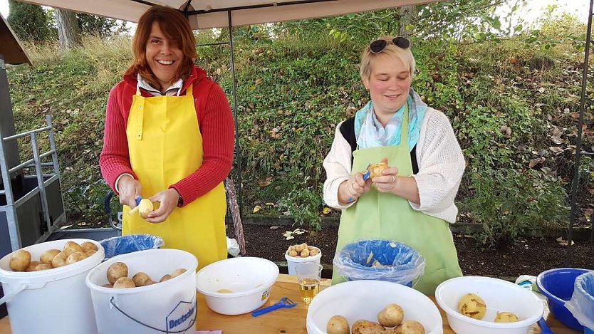 Kartoffelmarkt 2016 in Rockensußra (Foto: Esther Richter) Kartoffelmarkt 2016 in Rockensußra (Foto: Esther Richter)