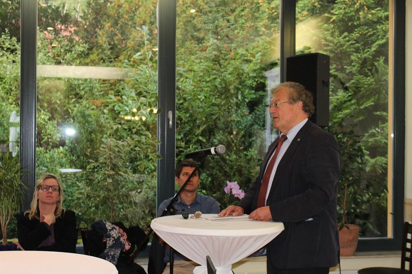 Pl&auml;doyer f&uuml;r den Possen als Urwald (Foto: Karl-Heinz Herrmann)