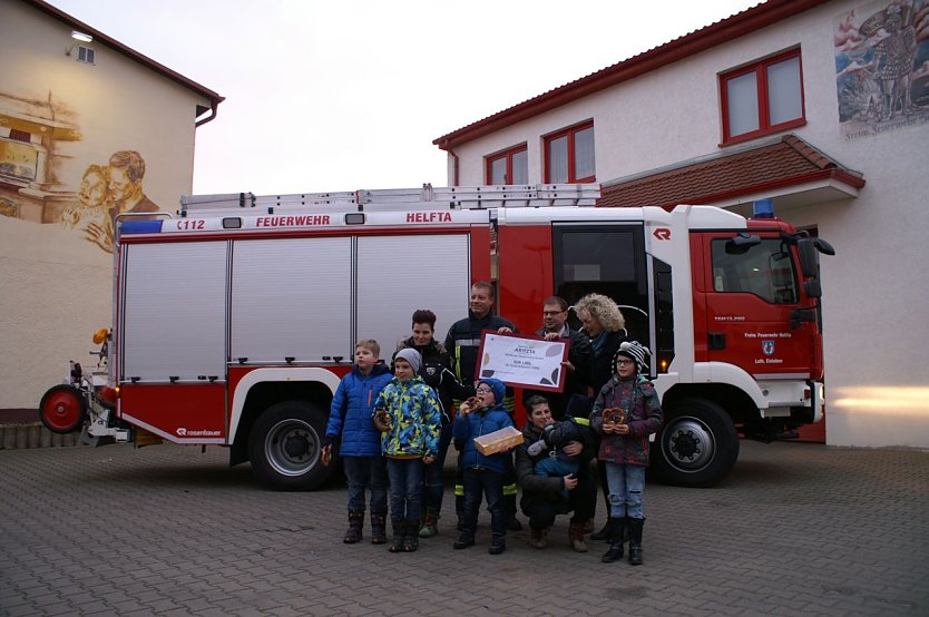 Foto von der &Uuml;bergabe (Foto: FFw Helfta)