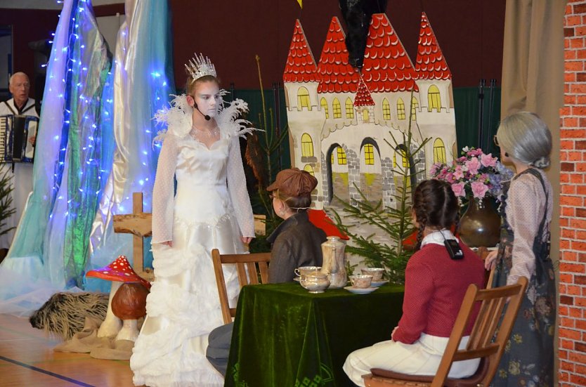 Das M&auml;rchen von der Schneek&ouml;nigin (Foto: Anja H&ouml;lscher)
