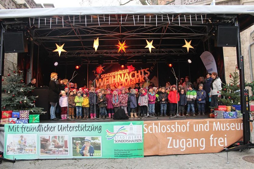 Weihnachtsmarkt Sondershausen eröffnet (Foto: Karl-Heinz Herrmann) Weihnachtsmarkt Sondershausen eröffnet (Foto: Karl-Heinz Herrmann)
