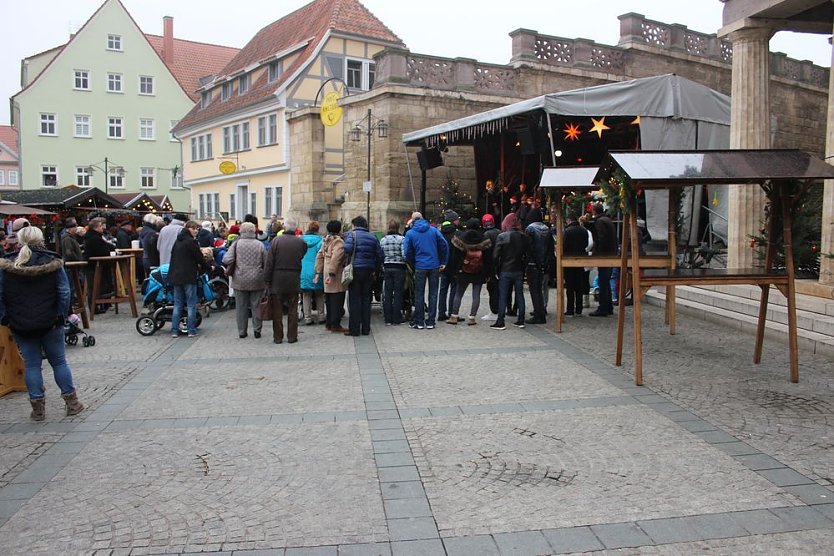 Weihnachtsmarkt Sondershausen eröffnet (Foto: Karl-Heinz Herrmann) Weihnachtsmarkt Sondershausen eröffnet (Foto: Karl-Heinz Herrmann)
