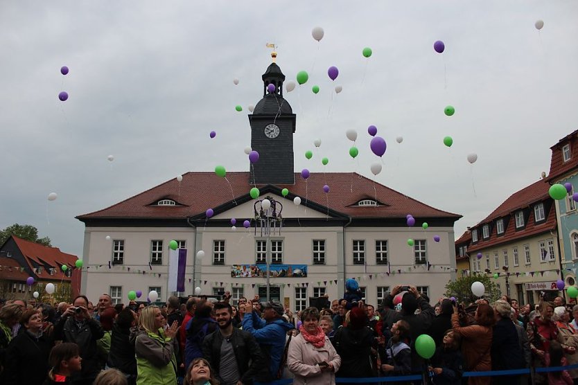 Fliederprinzessin in Amt eingef&uuml;hrt (Foto: Karl-Heinz Herrmann)