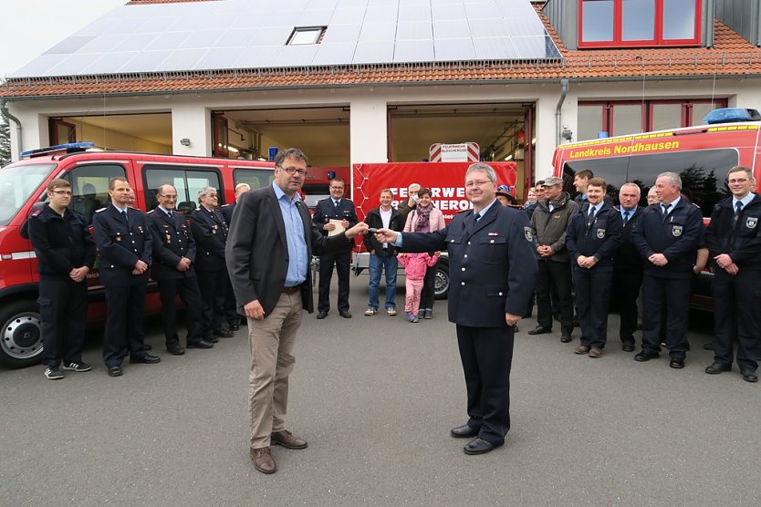 Zwei neue Fahrzeuge f&uuml;r die Bleicher&ouml;der Feuerwehr (Foto: Stadtverwaltung Bleicherode)