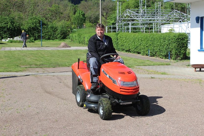 Neue Badesaison wird vorbereitet (Foto: Karl-Heinz Herrmann)