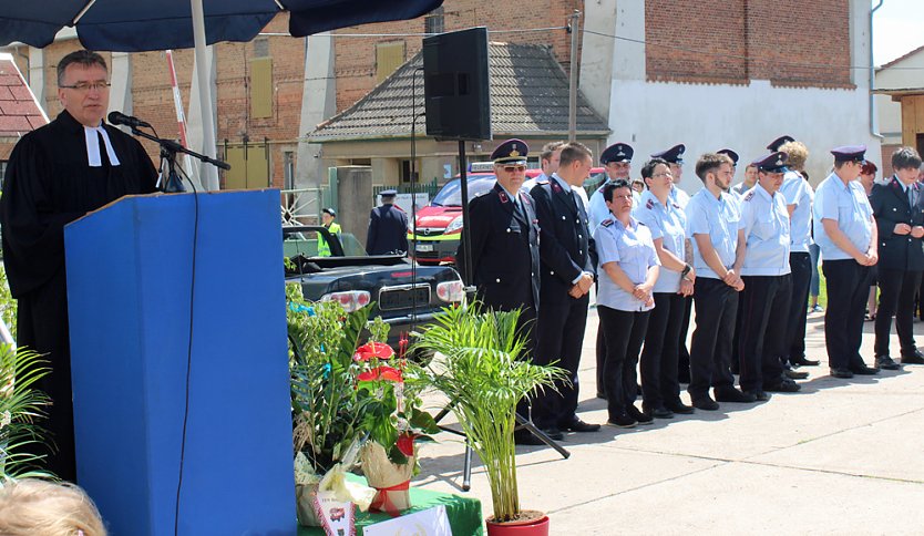Feuerwehrger&auml;tehaus feierlich &uuml;bergeben (Foto: Karl-Heinz Herrmann)