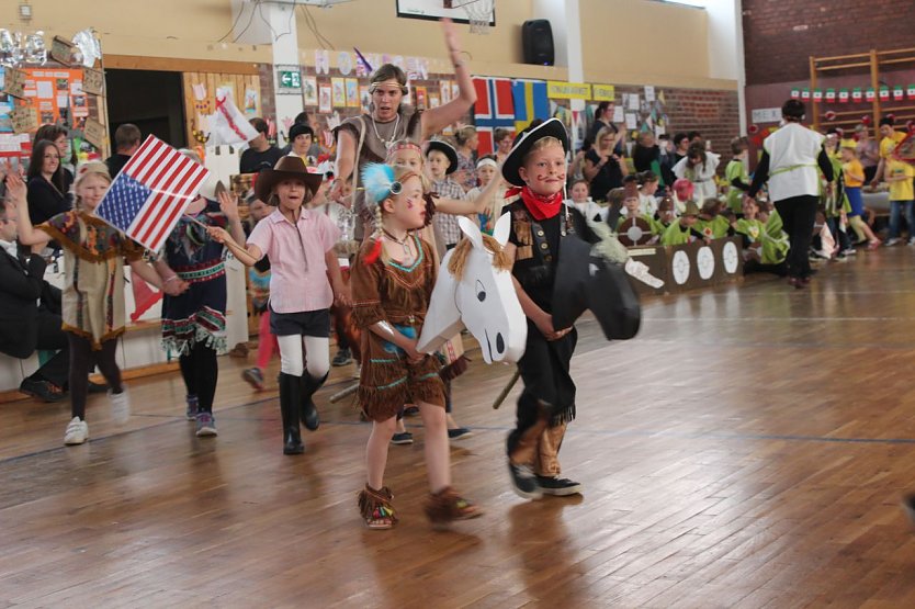 Vergangene Woche fand in der Turnhalle der K&auml;the Kollwitz Grundschule das traditionelle Schulfest statt (Foto: Grundschule K&auml;the Kollwitz)