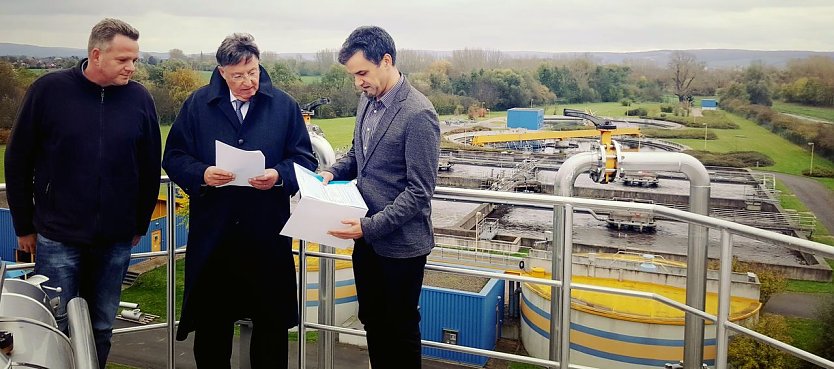 Blick von einem der beiden Fault&uuml;rme - von links: Kanowski, S&uuml;hle, Buchmann (Foto: nnz)