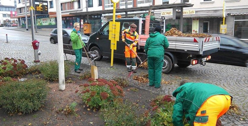  Sachgebiet Umwelt -und Gr&uuml;nordnung bei einer S&auml;uberungsaktion. (Foto: Kurt Frank)