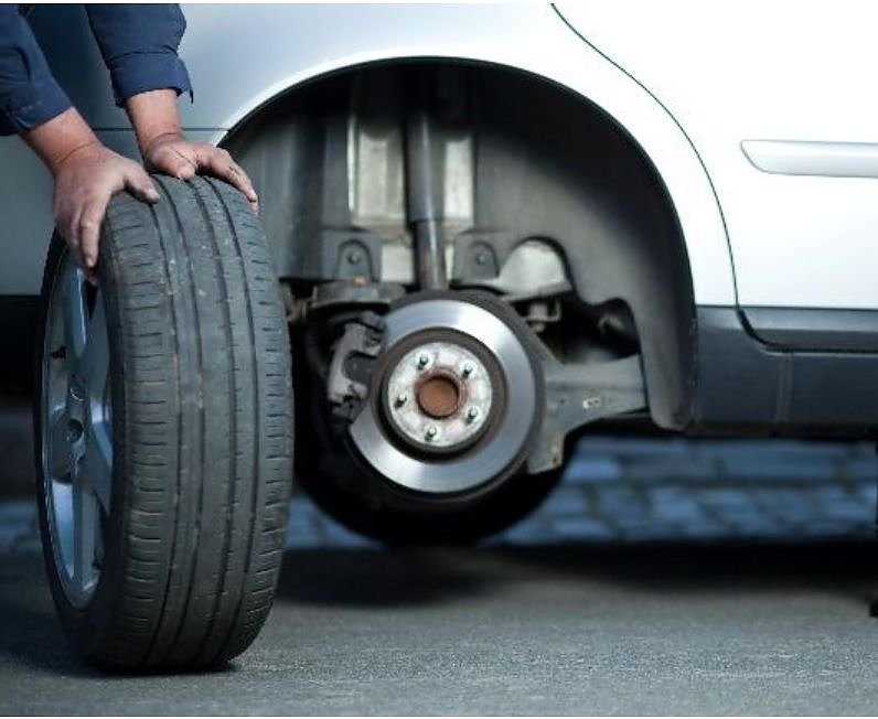 Wintercheck: O bis O lautet die Faustregel f&uuml;r die Nutzung von Winterreifen. Sie sollten von Ende Oktober bis Ostern aufgezogen werden. (Foto: Albert Berner Deutschland GmbH)