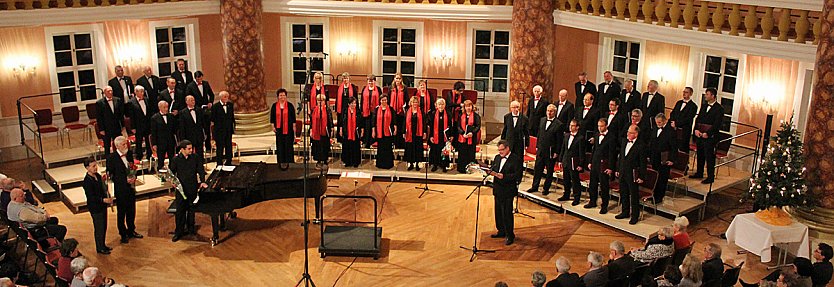 Weihnachtswunsch: Friede und Menschlichkeit (Foto: Karl-Heinz Herrmann)