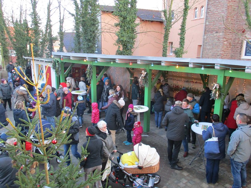 War das der Weihnachtsmann? (Foto: Kindervilla)