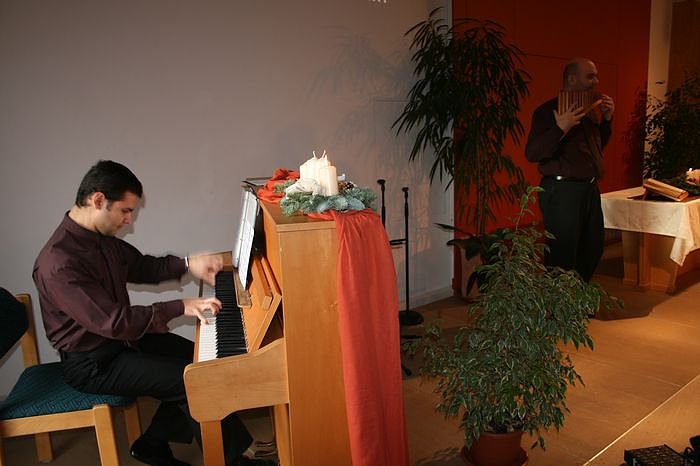 Gottesdienst mit Panfl&ouml;te (Foto: D. Praetorius)