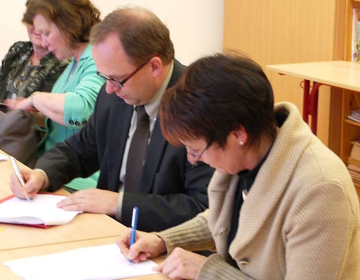 Unterschrieben (Foto: nnz)