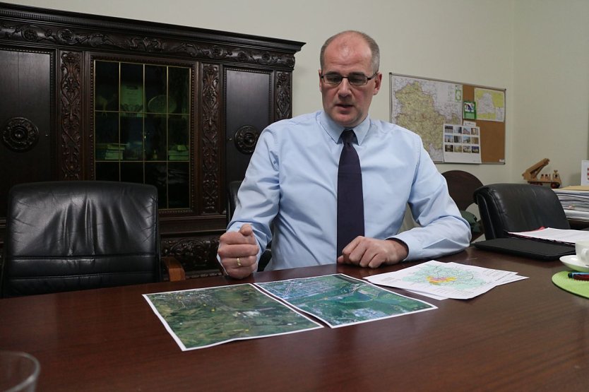 Landrat Matthias Jendricke konkretisierte am Nachmittag seine Pl&auml;ne f&uuml;r den Ausbau der Nordh&auml;user Stra&szlig;enbahn (Foto: Angelo Glashagel)
